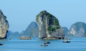 HALONG 1 DAY TRIP(6 hour on boat)
